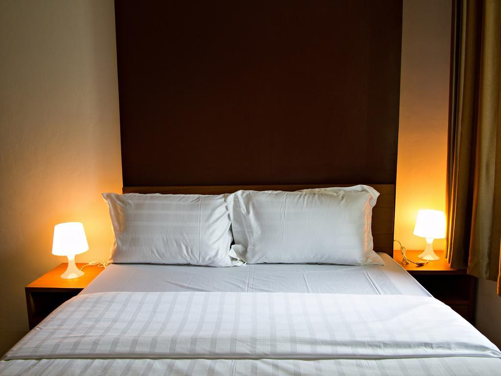 Nrv Place Apart Hotel Bangkok Buitenkant foto