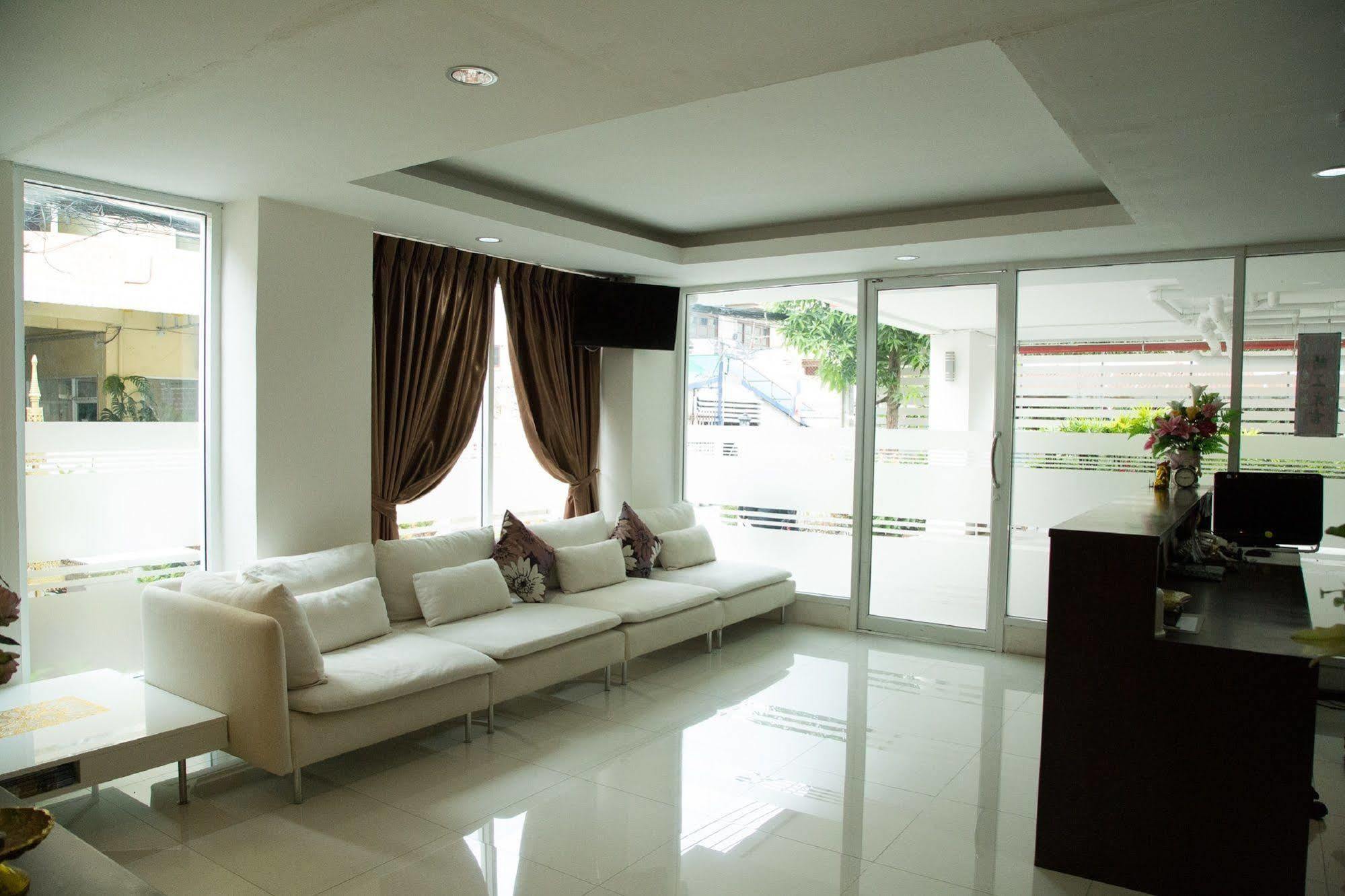 Nrv Place Apart Hotel Bangkok Buitenkant foto