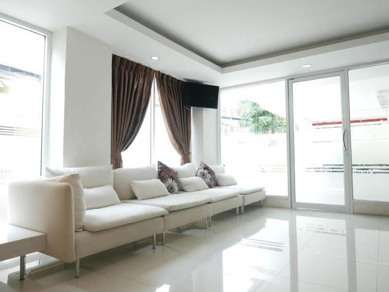 Nrv Place Apart Hotel Bangkok Buitenkant foto