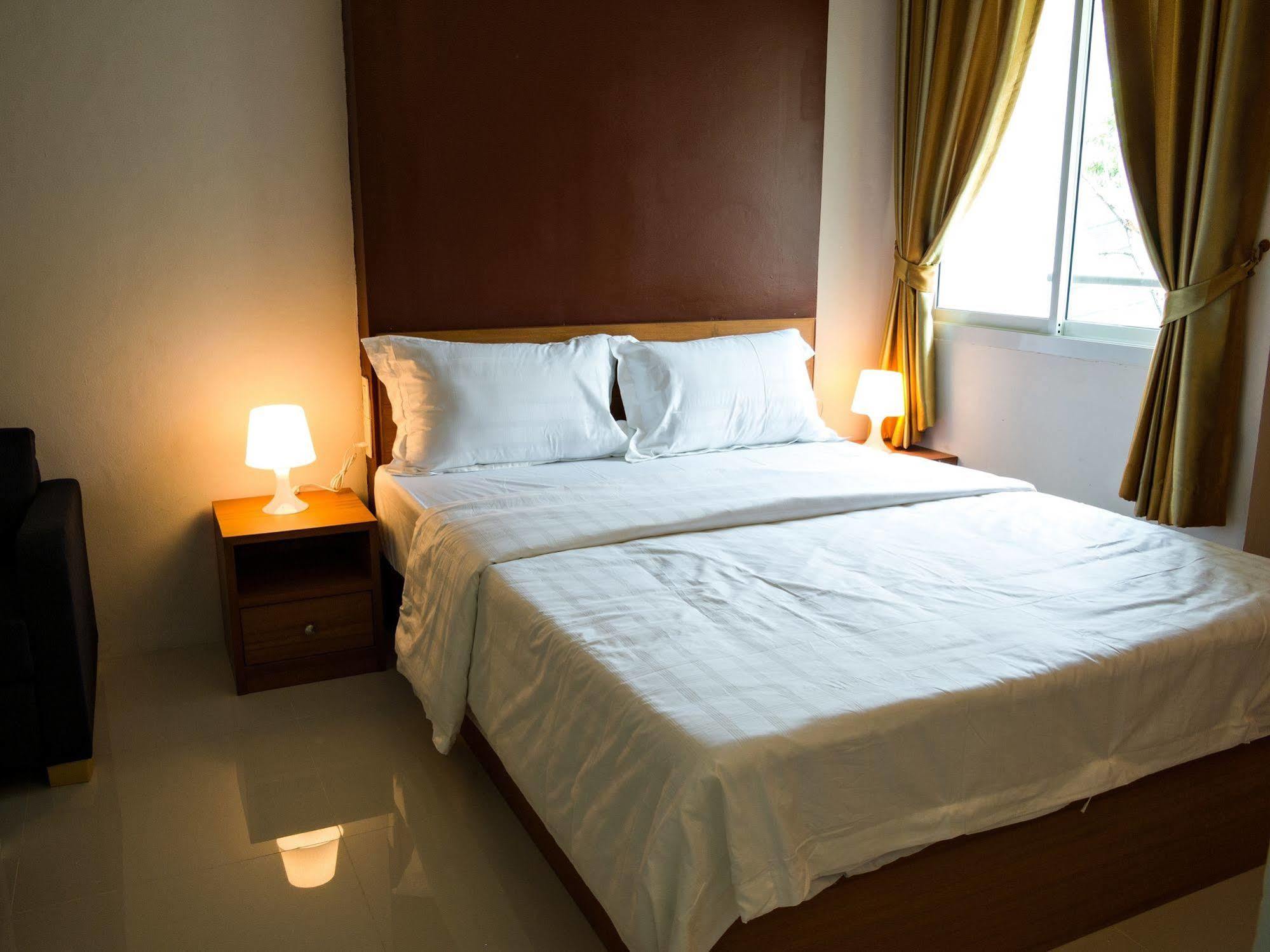 Nrv Place Apart Hotel Bangkok Buitenkant foto