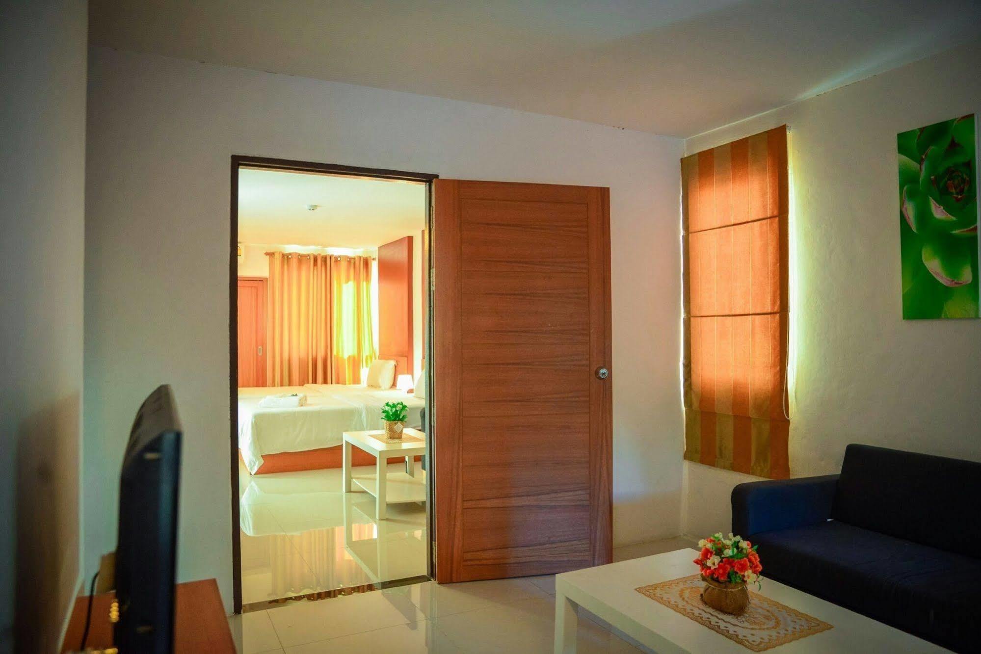 Nrv Place Apart Hotel Bangkok Buitenkant foto