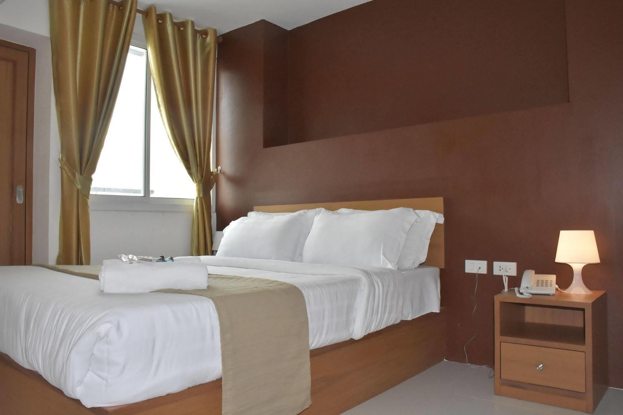 Nrv Place Apart Hotel Bangkok Buitenkant foto