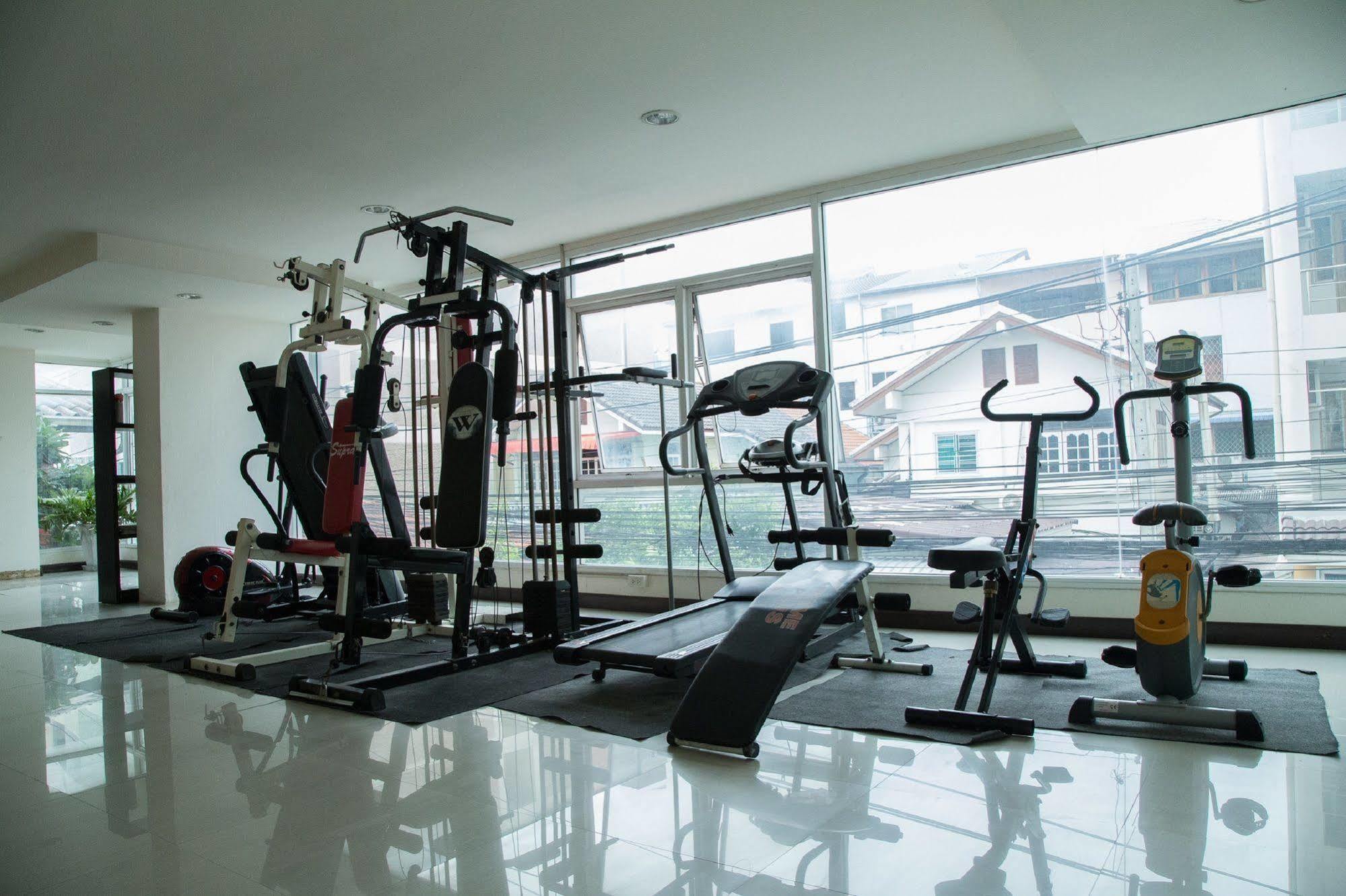 Nrv Place Apart Hotel Bangkok Buitenkant foto