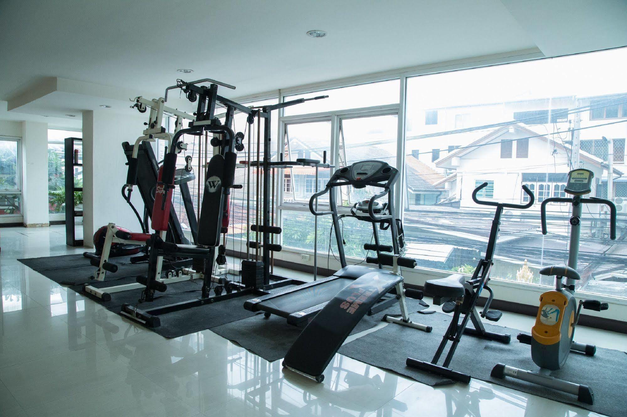 Nrv Place Apart Hotel Bangkok Buitenkant foto